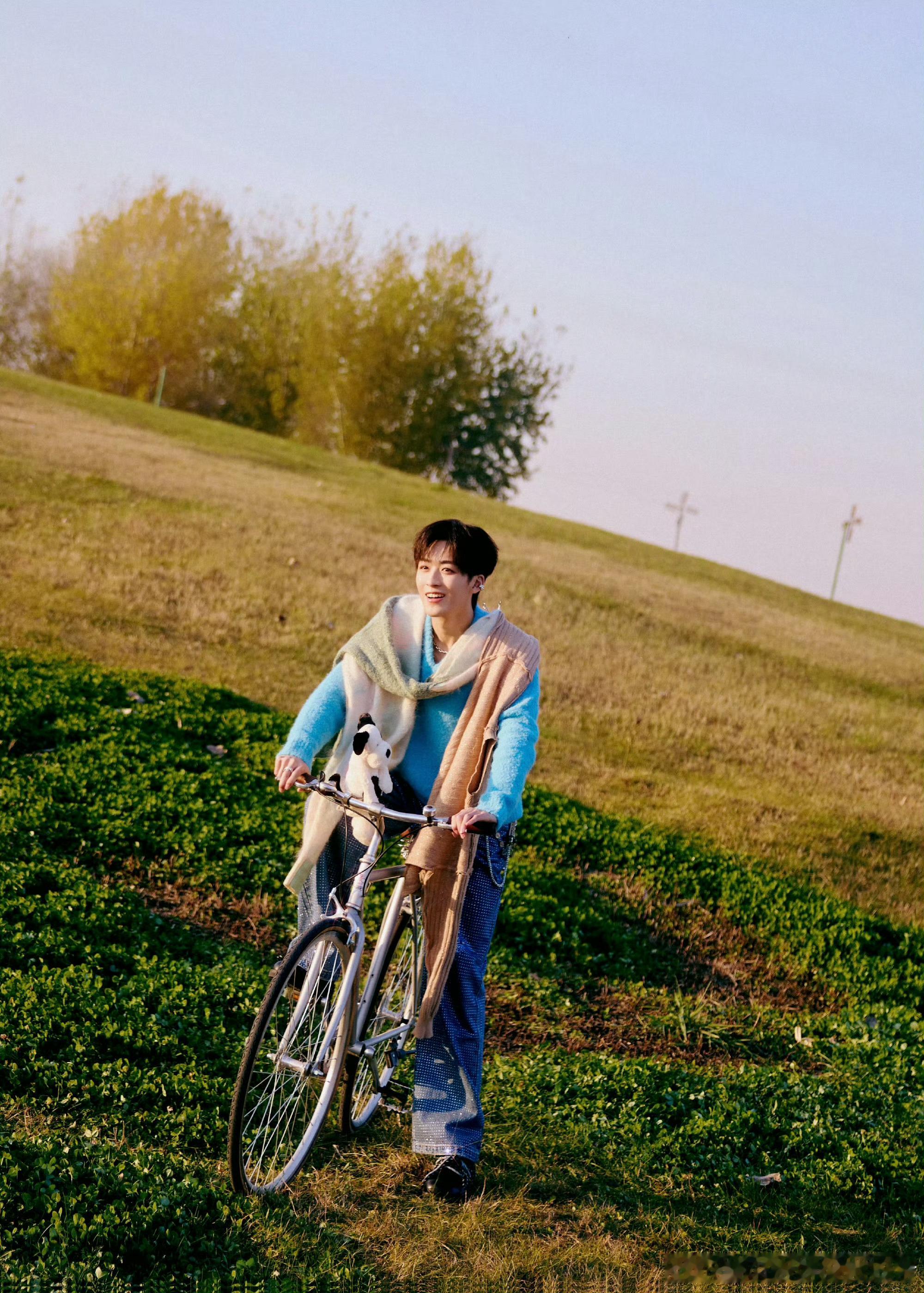 何洛洛分享彩色蝴蝶何洛洛分享的日常简直太治愈了，彩色蝴蝶入镜，湿热空气感扑面而来