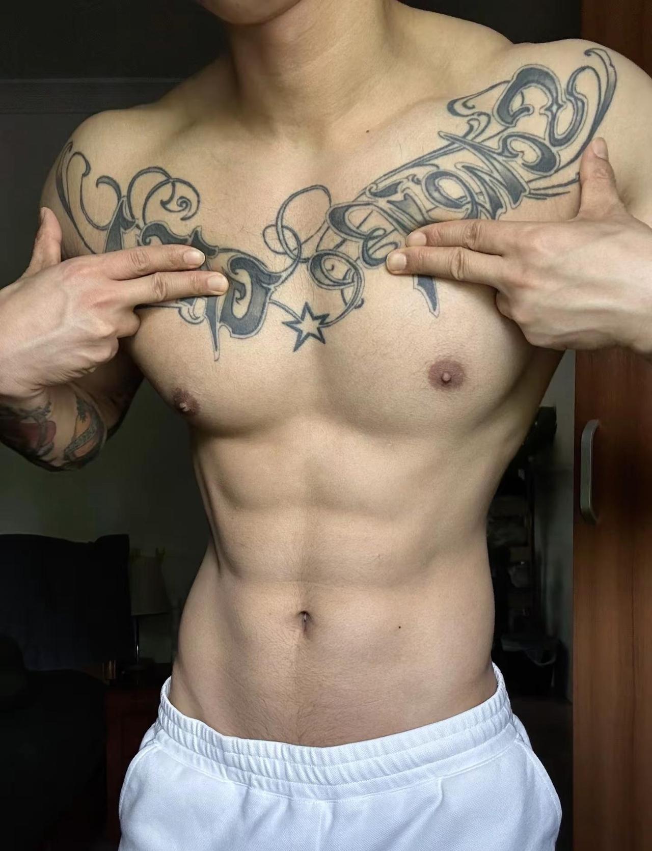 原相机直男自拍 薄肌 bodybuildinglifestyle