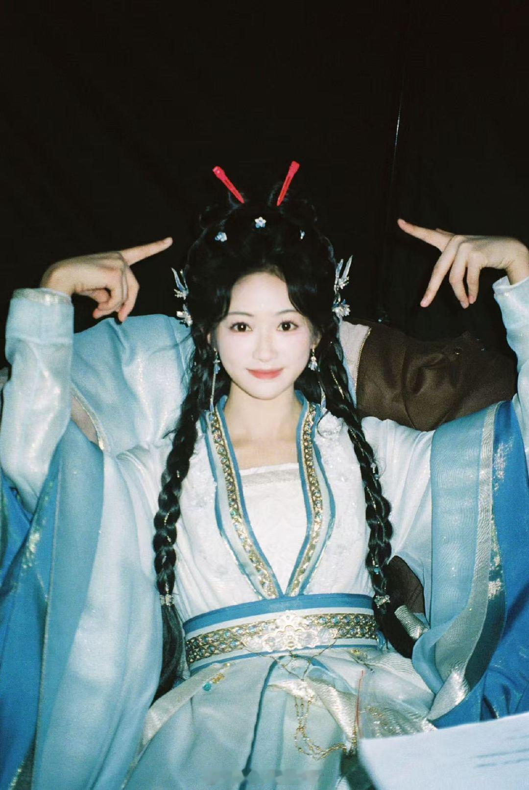 明月苍茫杀青   杨肸子新剧小小的鲛人好鲜活  杀青啦！回顾杨肸子的小鲛人形象，