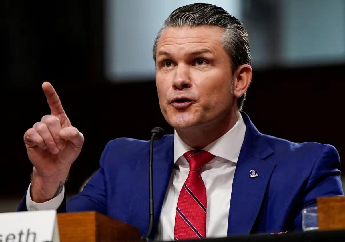 新消息，美国防长宣布了
 
2026年4月3日，美国防长赫格塞思干了一件大事：他