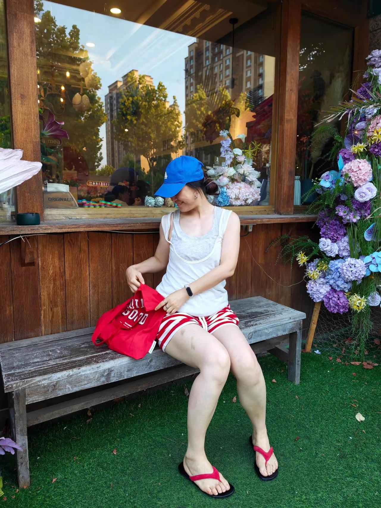 三伏天清凉舒适穿搭背心短裤人字拖 元气满满的一天 夏日citywalk