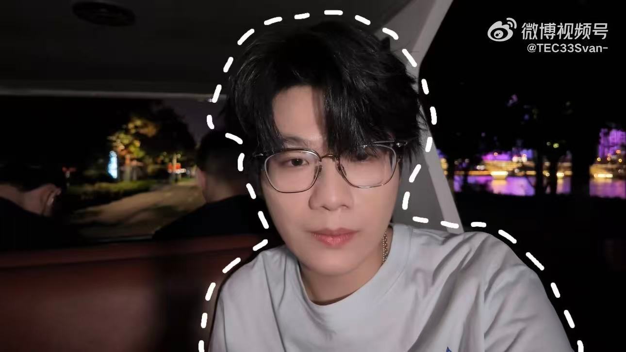 33Svan带你游橘子洲 跟着33Svan打卡橘子洲夜游，湘江夜景氛围感拉满，逛