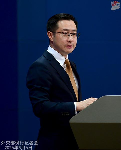 美国财长贝森特最近要求中国支持美国主导的在霍尔木兹海峡的军事行动，还批评中国阻碍