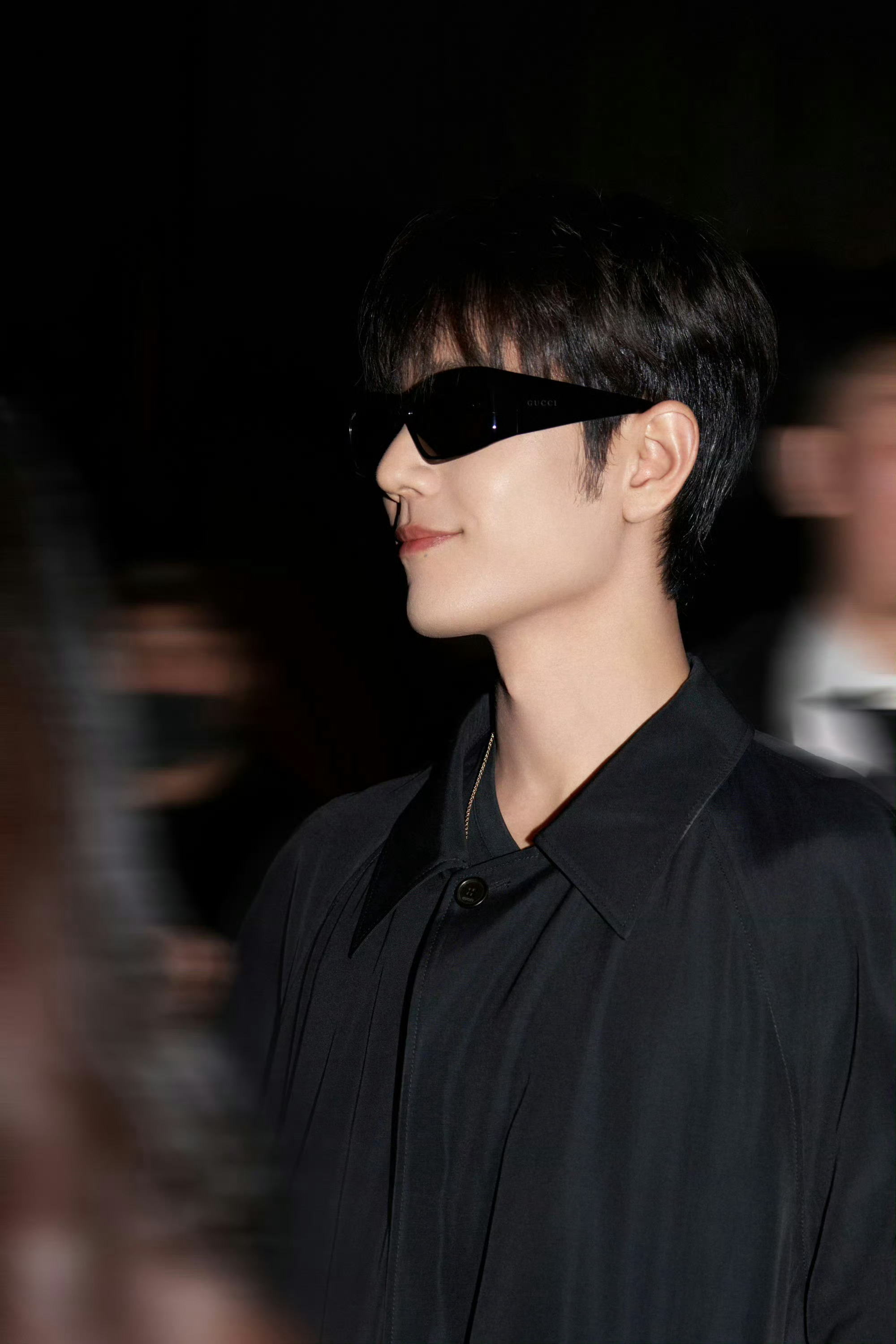 肖战上榜米兰时装周最受热议名人东方贵公子，以原生骨相打破审美框架，重新定义中国艺