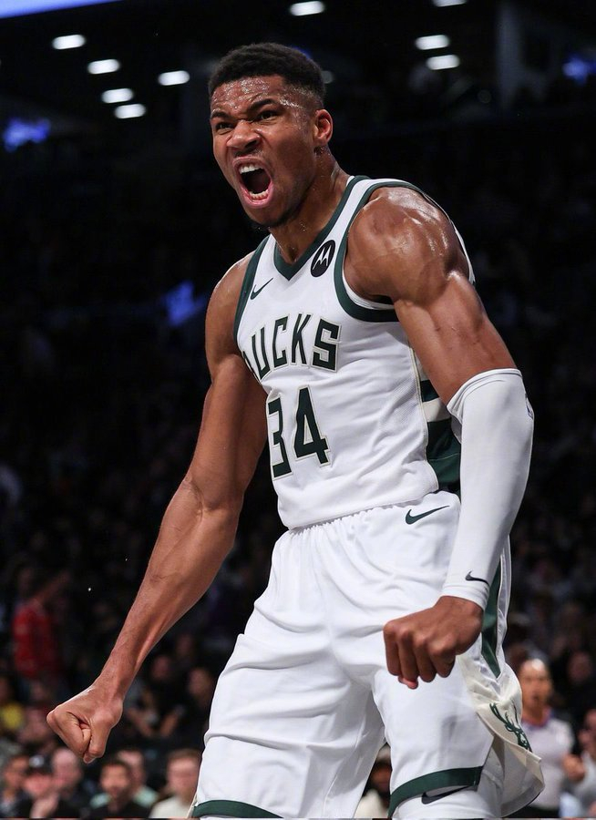 #字母哥29分钟50分#NBA常规赛雄鹿对阵步行者的比赛正在进行中。比赛第四节，