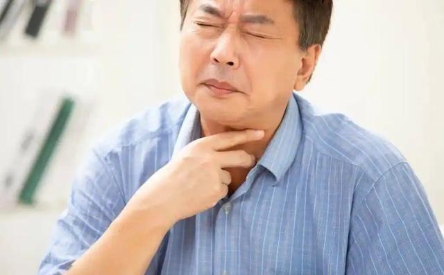 感染甲流时，发烧、咳嗽、浑身酸痛常常让人连吞口饭都困难。很多人以为吃点药就能扛过