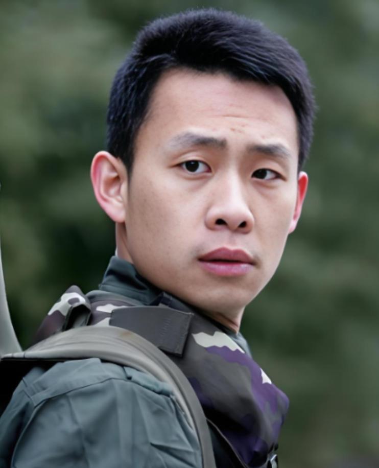 2004年，张译请一个钟点工，离开后发现钱被偷了，钟点工还不承认，张译只能报警。