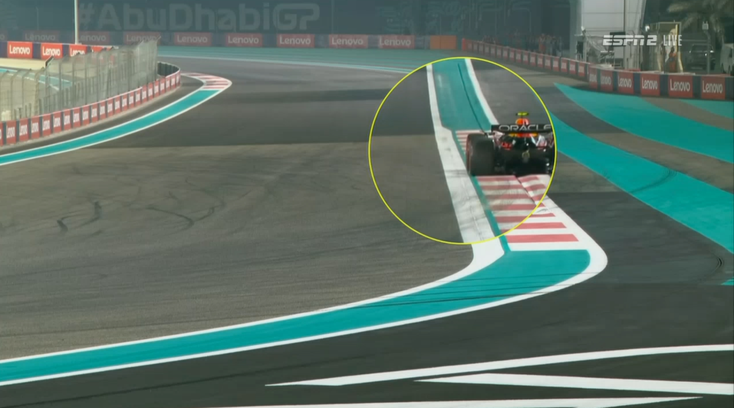 Sky那边回看了好几次，角田1号弯差一点点点点点点就出了赛道限制F12025F1