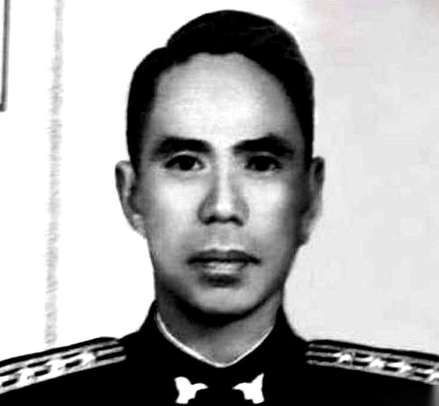 军统史上最狠的叛徒，叫李开峰。他不是偷走一份情报，他是直接走进敌人老巢，把整个上