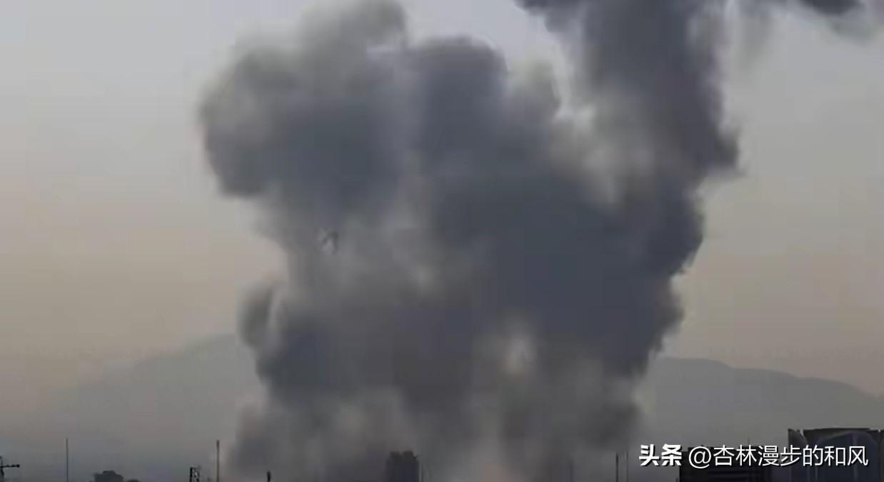 美航母被撵得满海跑？日本看到这一幕当场破防：这“大哥”还能跟吗？

大伙儿最近看