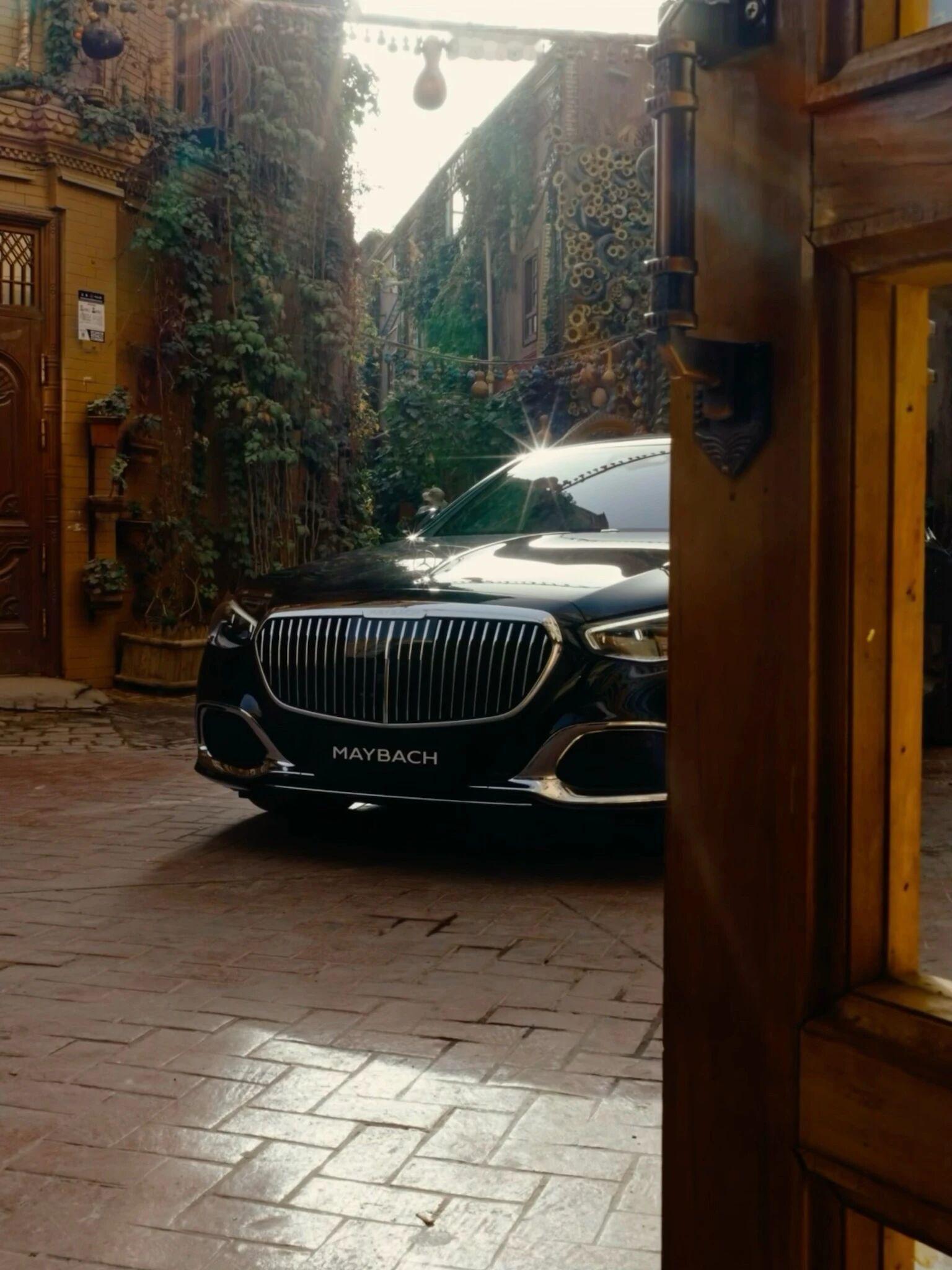 【开车必记的9个要点，关键时刻能避险】 1. 不与其他车辆长时间并排行驶：无论大