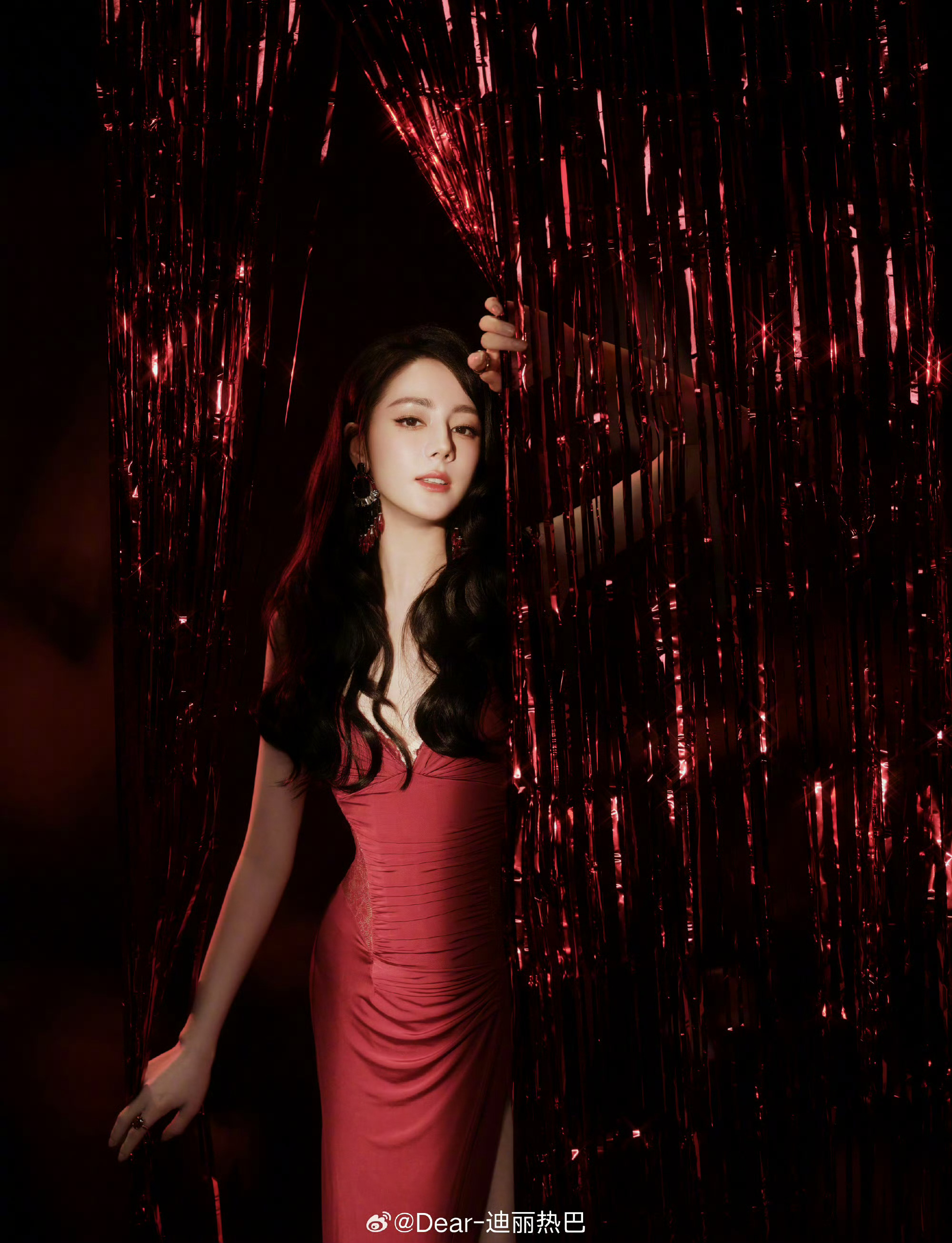 嘉行否认迪丽热巴合约到期嘉行称迪丽热巴解约为假 网传迪丽热巴与嘉行传媒合约到期、