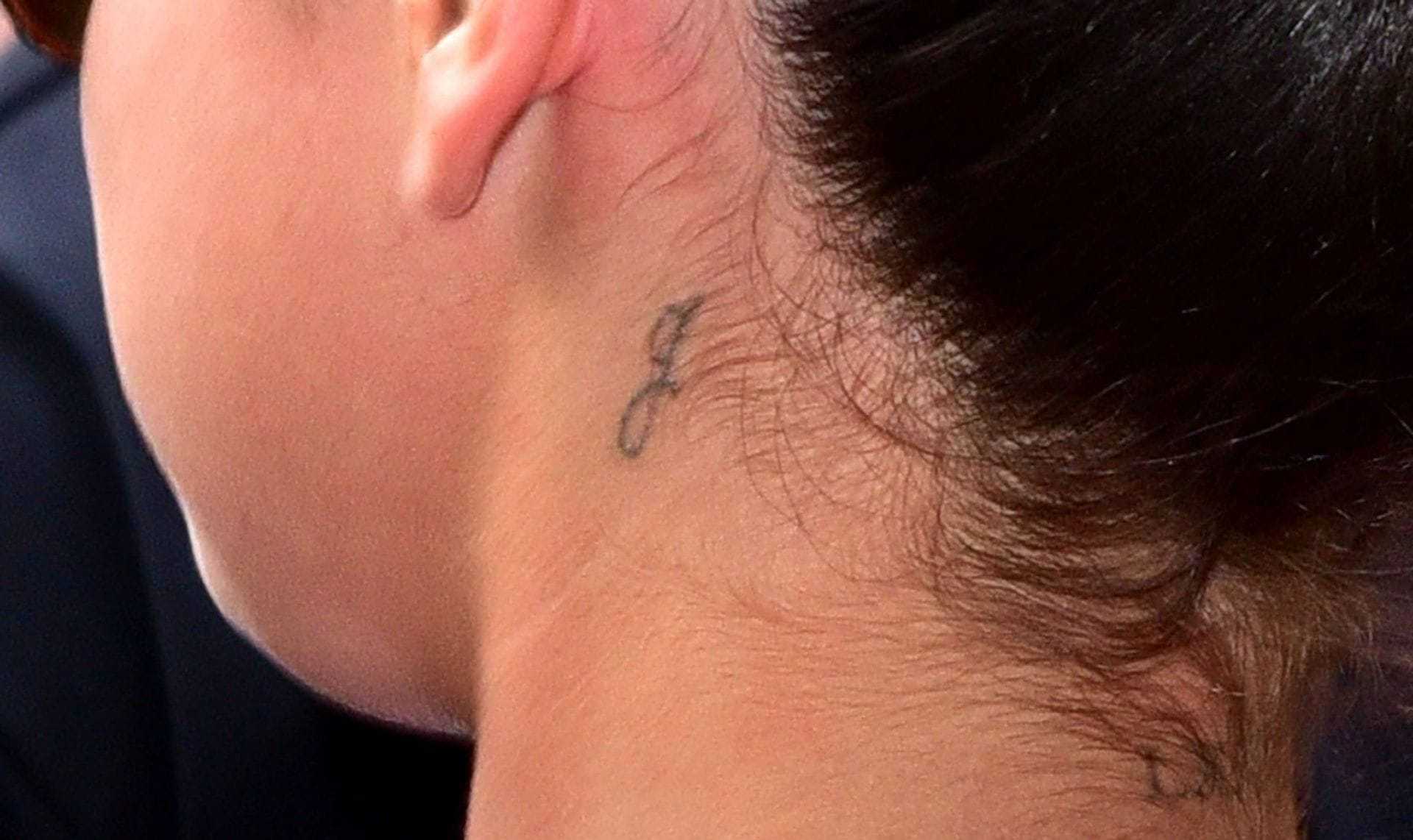 这条伤病消息对Liverpool后续赛程影响比表面看起来更大。球队需要在定位球攻