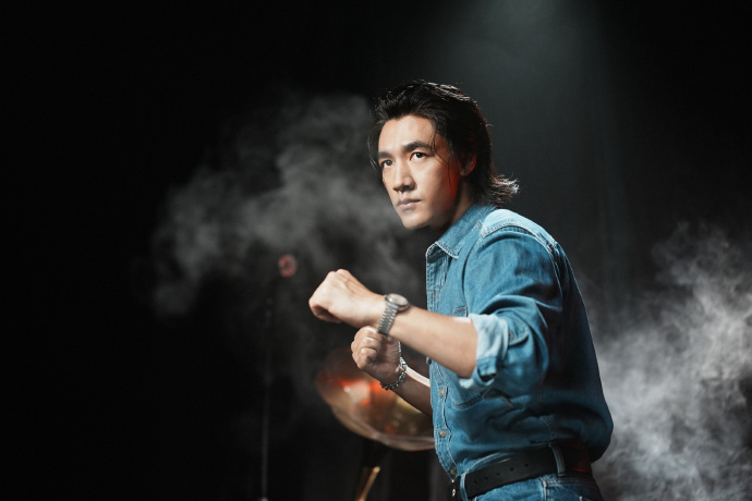 此沙李子华好能打此沙港风大哥李子华 此沙李子华好能打，力量感绝对就已经爆棚了呀，