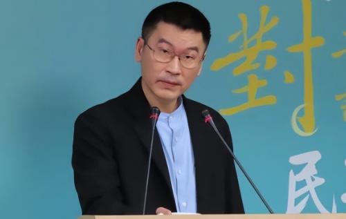 台 “陆委会” 正式宣布，
6 月 4 日，由中国大陆主办的 “海峡论坛” 将于