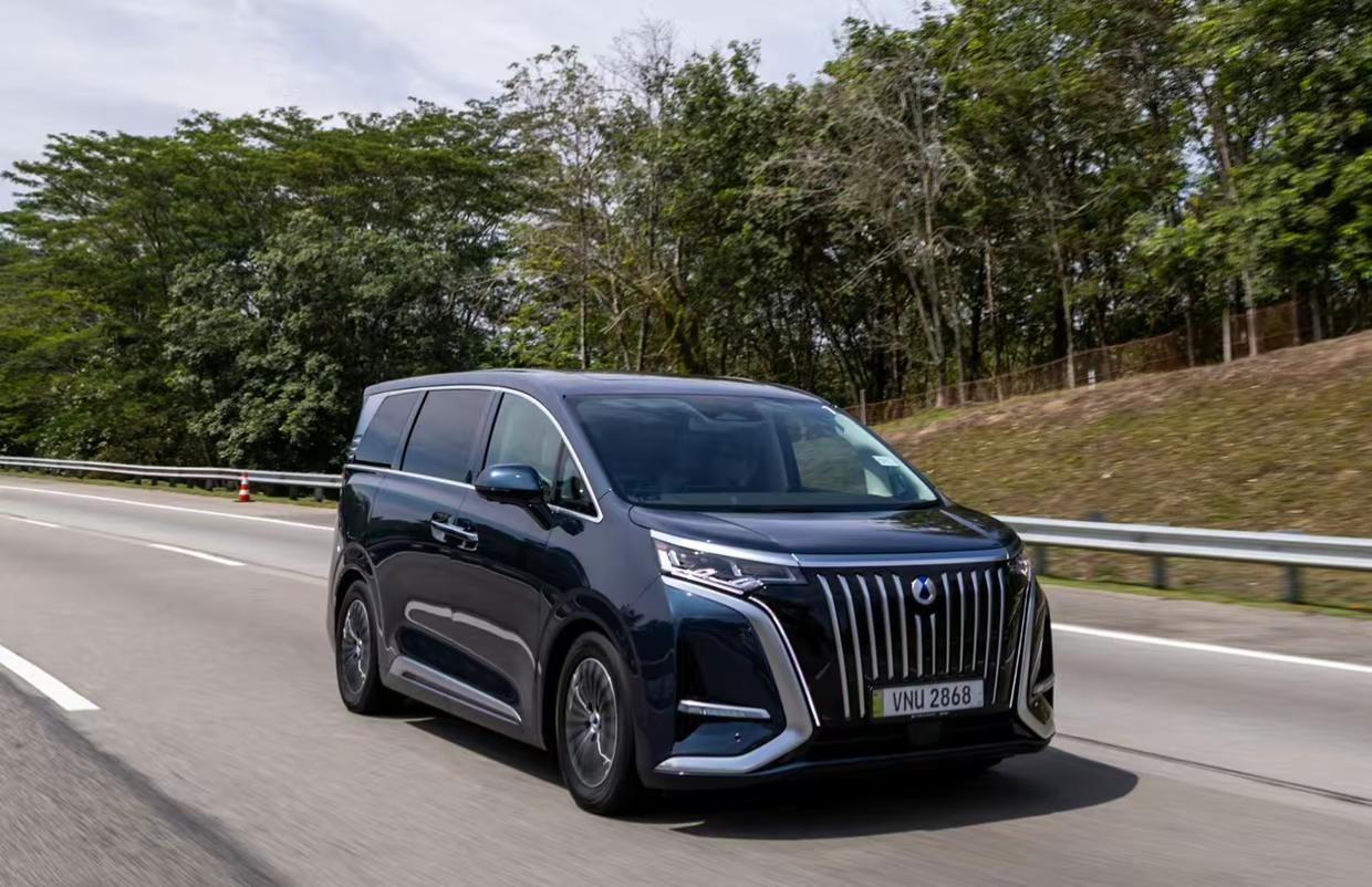 这么帅的一款MPV。曾经的它是中国汽车市场MPV销冠，销量力压别克GL8。如今腾