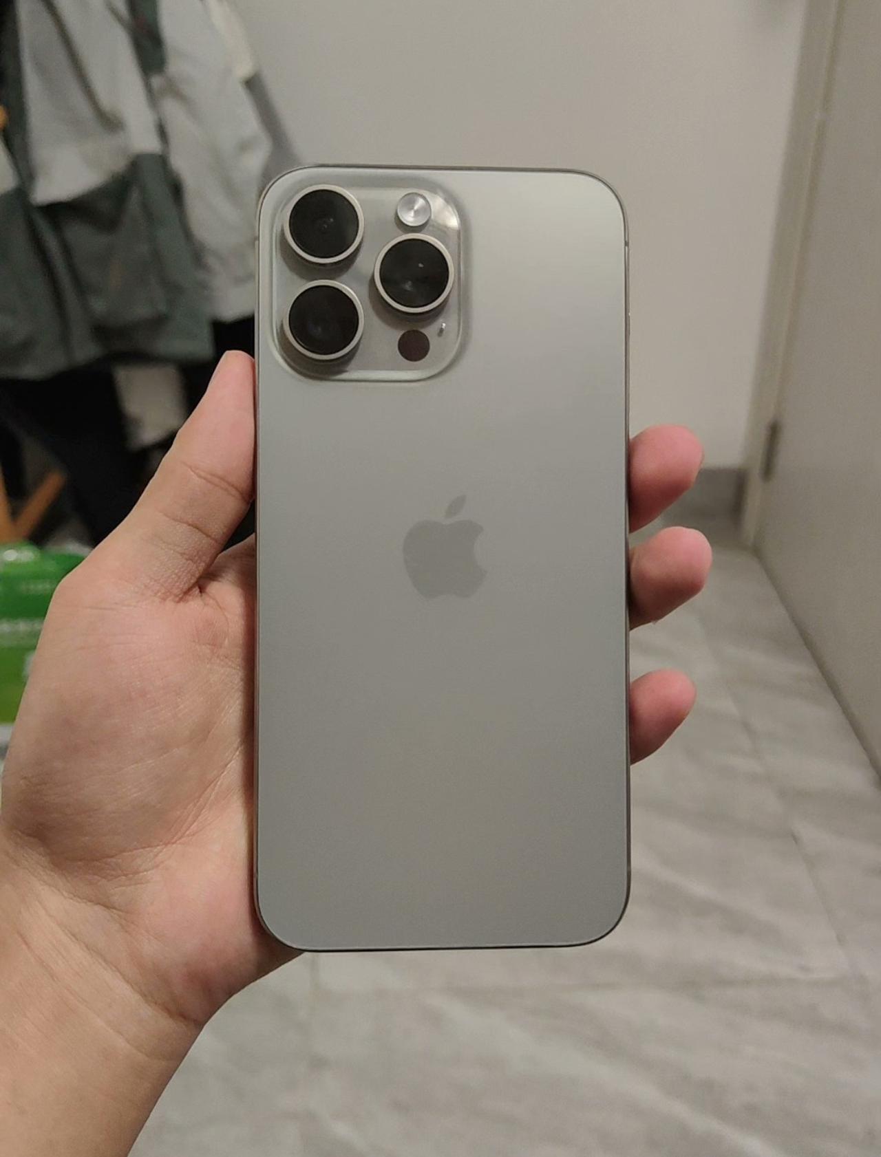 双11的时候花了不到9K入手的iPhone 15 Pro Max，用了半个多月时