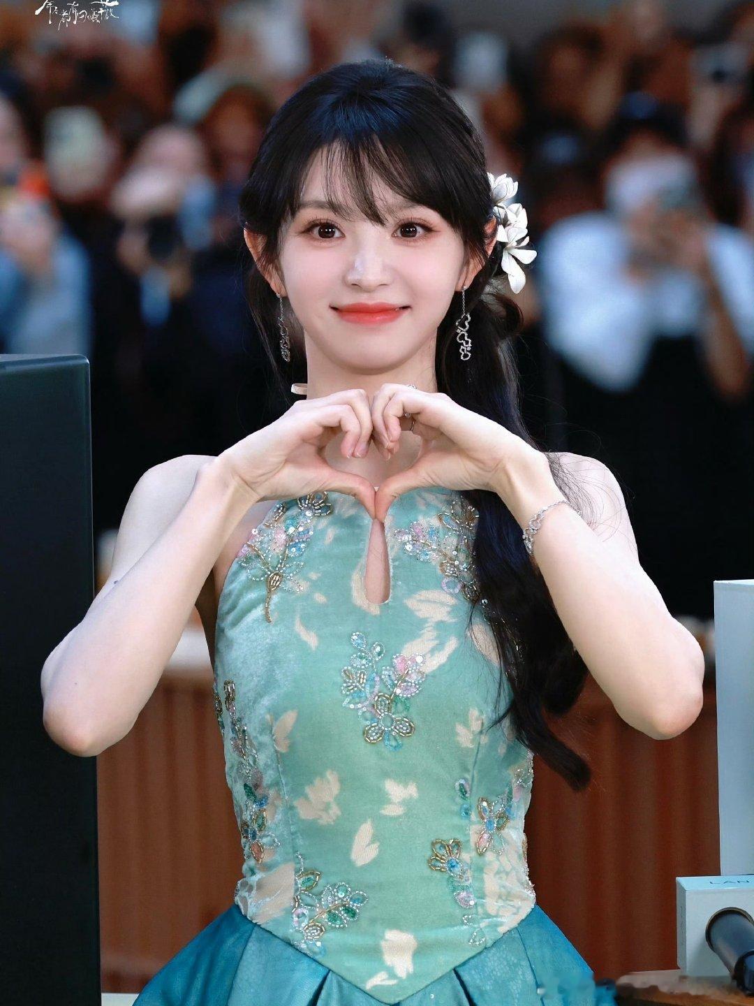 陈紫函夸田曦薇演技 陈紫函夸田曦薇嫁金钗台词实力碰撞，格外精彩！陈紫函对田曦薇的