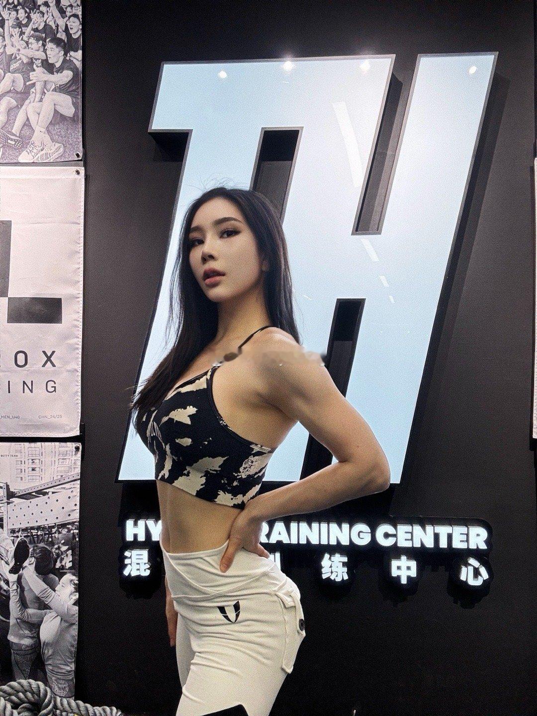 比完上海hyrox接一场韩国hyrox[色]入坑后对这个竞技项目爱不释手了hyr