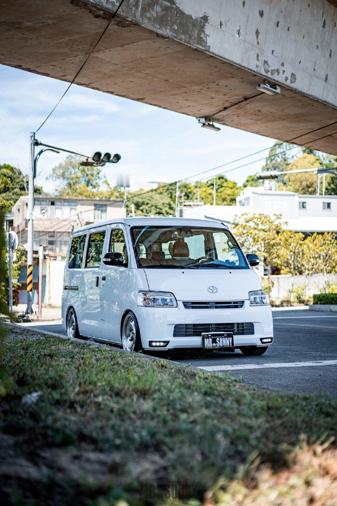 丰田 不误正业Van仔 ​​​