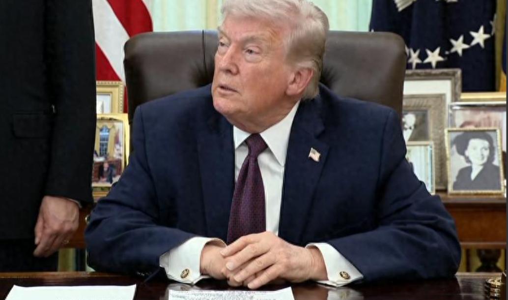 老美这次是真的破防了！打了三十多天，回头一看，背后竟然空无一人。就在昨夜，美防长