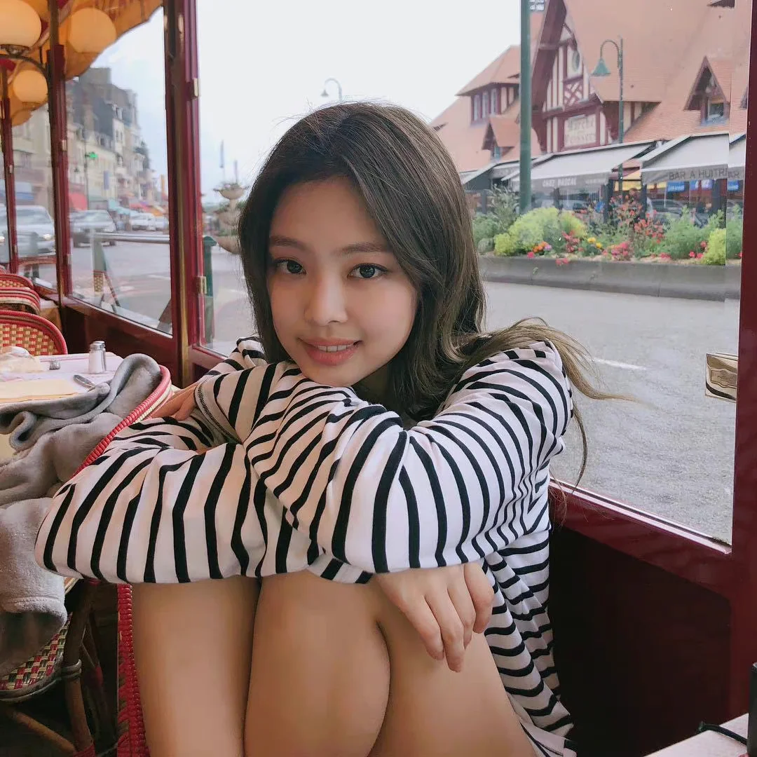 JENNIE在多维尔的小旅行