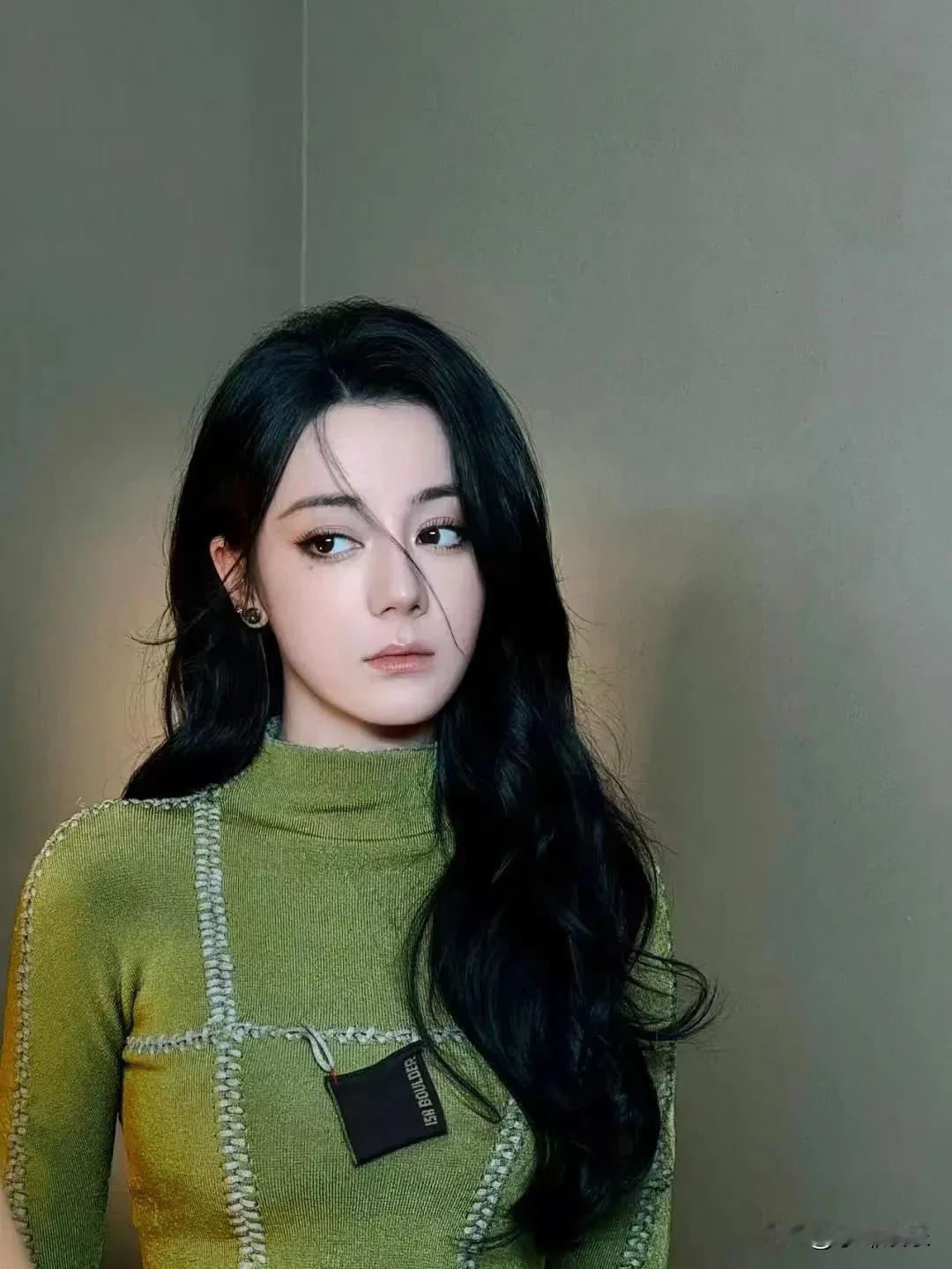 金鹤龙老师的化妆技术真是厉害！他本人颜值就高，化妆技术更是一流！瞧瞧迪丽热巴，颜