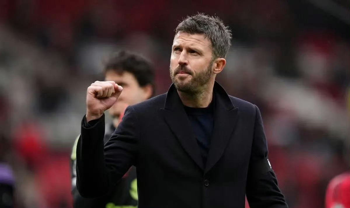 曼联2比1水晶宫b费已成曼联传奇球员行列！ 