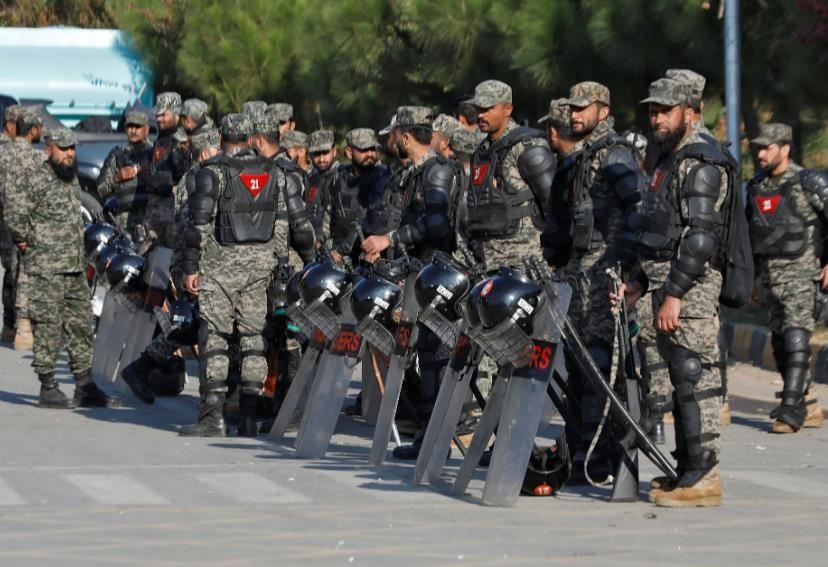 4月22日伊朗安全部队在靠近巴基斯坦的边境干了一票大的！
 
4月22日，伊朗和