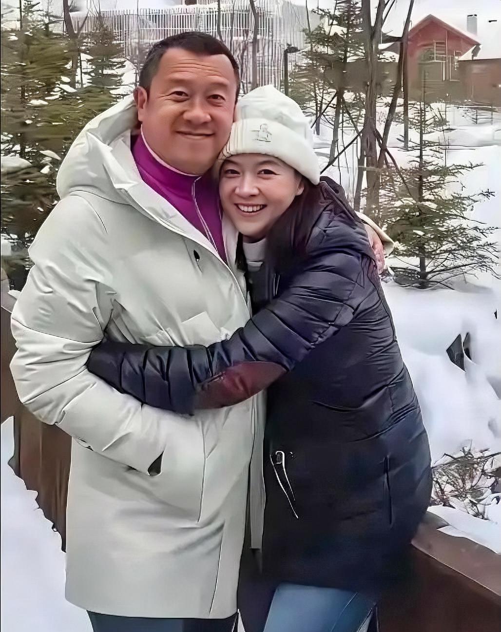 52岁曾宝仪与初恋相守20年死活不结婚，曾志伟竟然拍手叫好！
她到底在叛逆什么？
