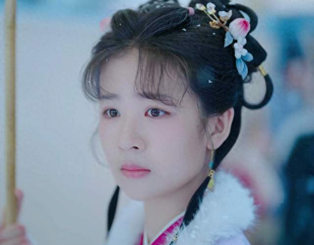 谭松韵《兰香如故》首播收视第2，观众评价一针见血，开局就看哭