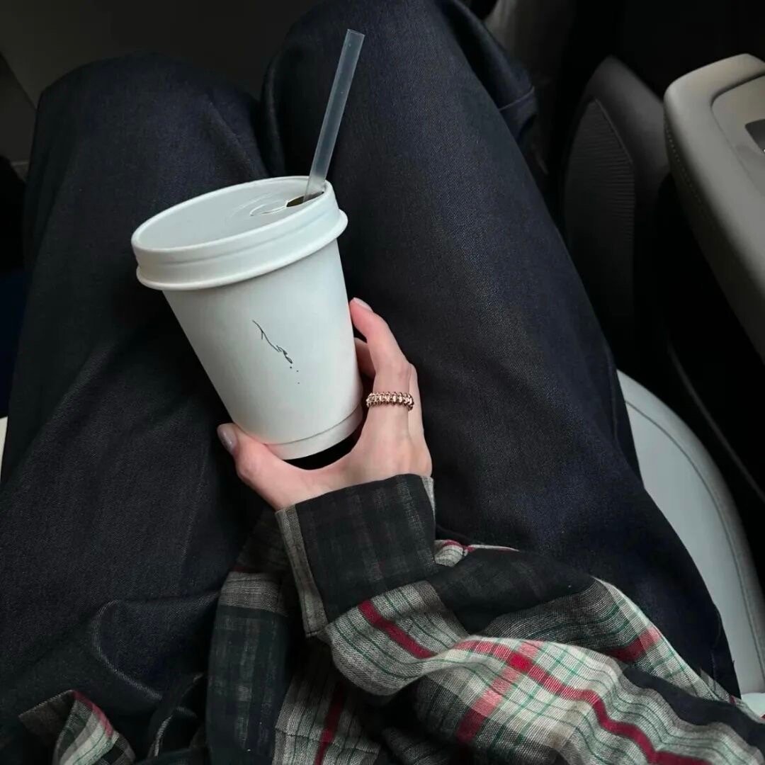 👩💻  𝐈’𝐦 𝐨𝐤🙂🙃智者不入爱河，打工人不怕干活，根本不用焦