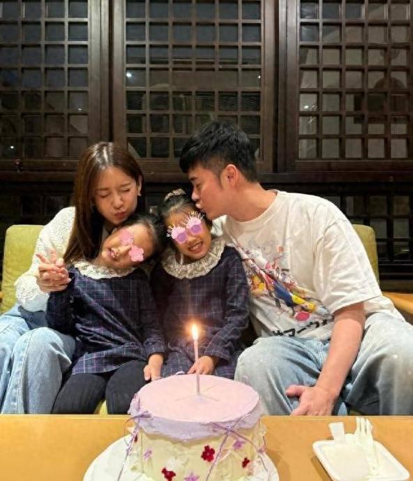 很多人说娱乐圈对出轨男明星很宽容，但其实对出轨女明星也是一样。

事实上，根本没