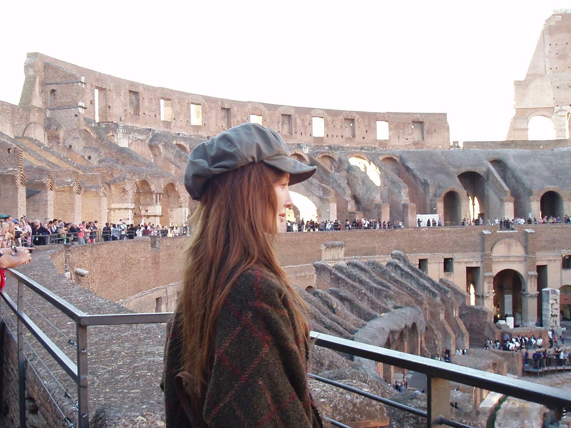 金晨真的是一个让人看了一眼就无法忘记的女孩，她的美丽不仅仅是外表，更是一种内外兼