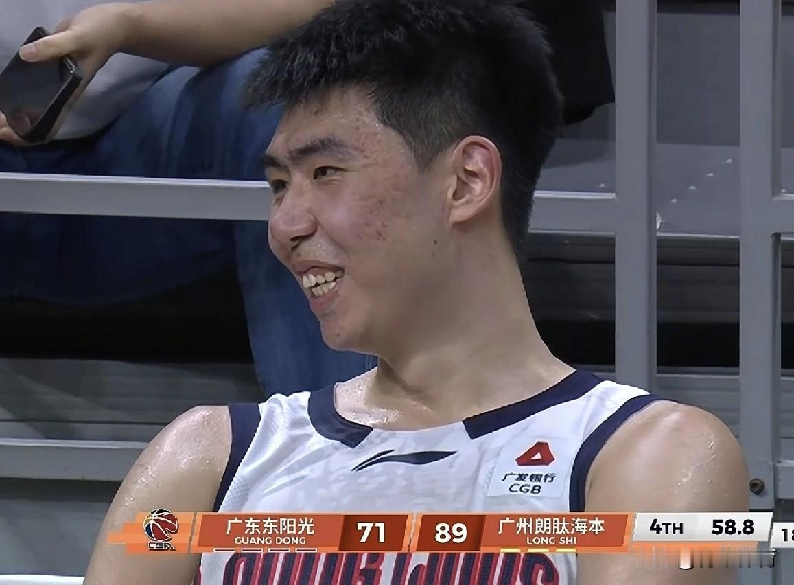 干杜峰成真，广州93：76广东，徐昕全场拿下13分9篮板3助攻2盖帽，帮助广州力