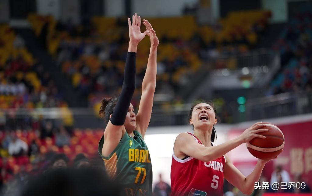 第四节最多好像59-40领先，然后打得啥啊，攻防两端全哑火，今天没有王思雨，感觉