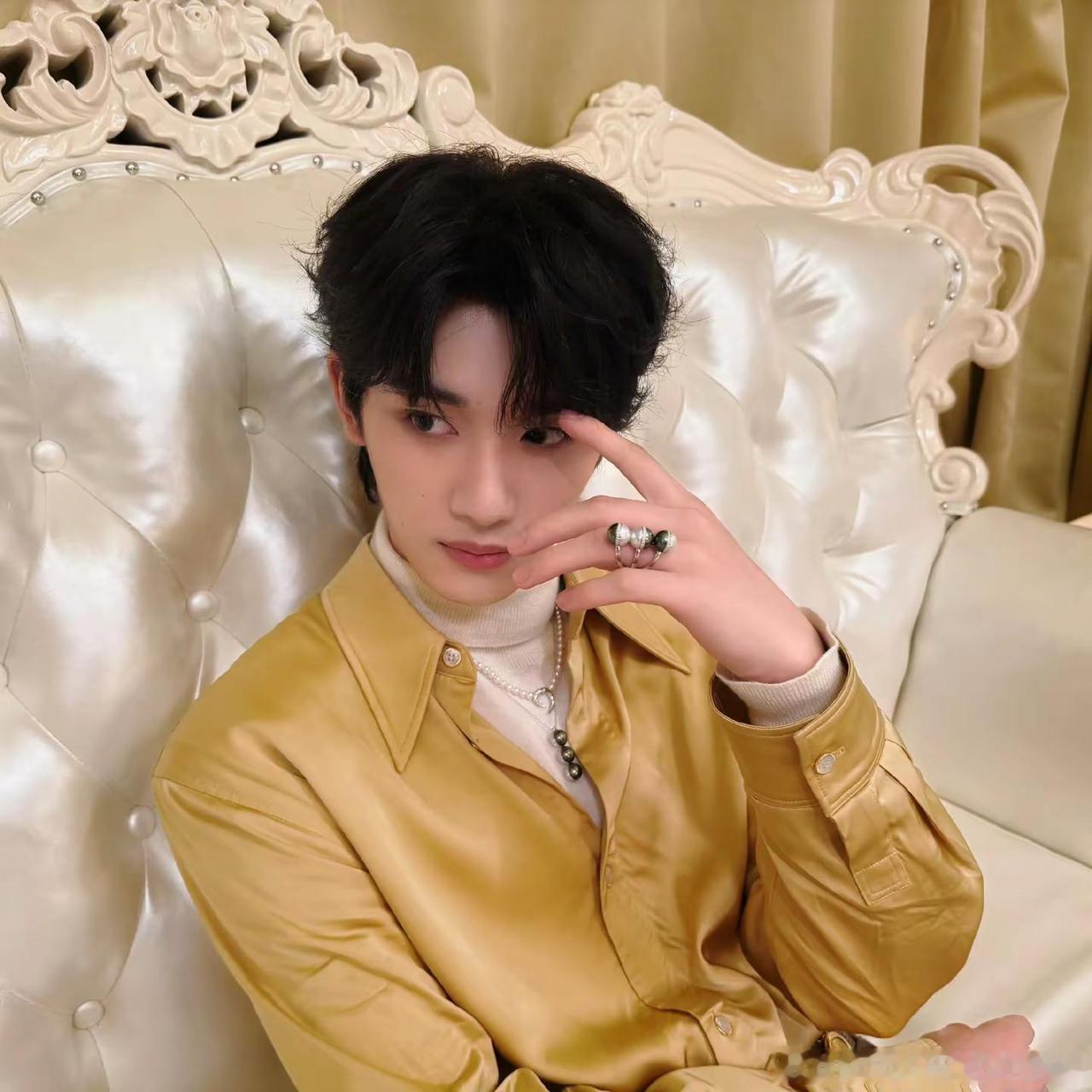哥哥要注意休息哟，平平安安的，我一直爱你好好在家休息哟，爱你💛💛💛