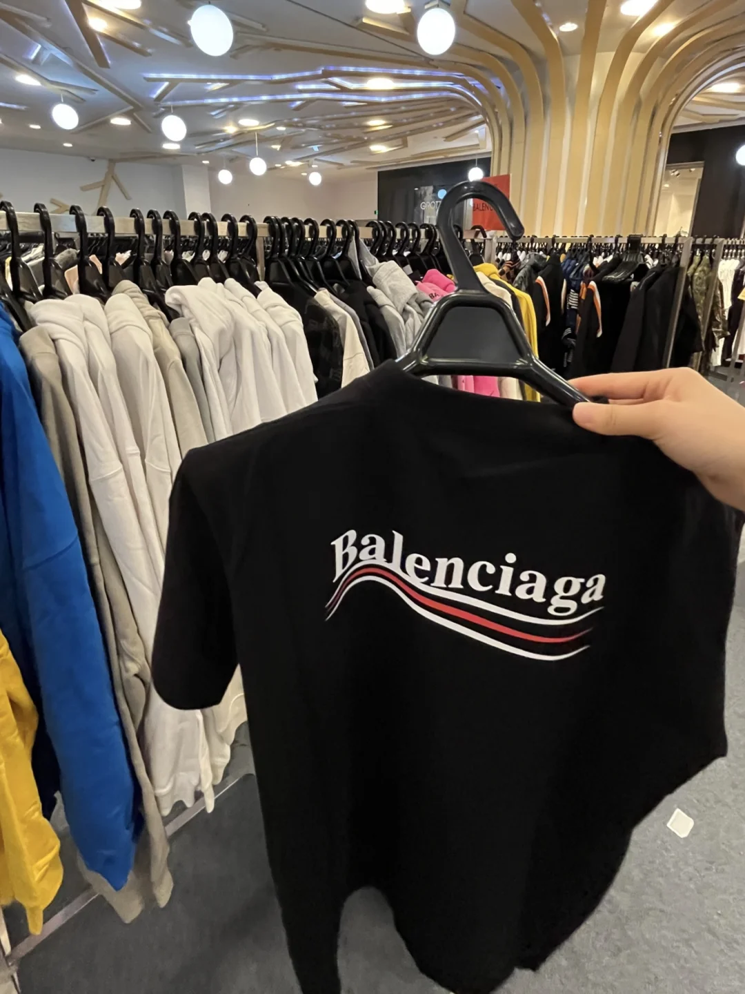 杭州…已经颠成这样了？？balenciaga1️⃣折？？