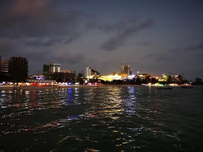 女网红轻信高薪流落柬埔寨这事，真让人唏嘘。20岁的福建网红吴某桢，网名“umi”