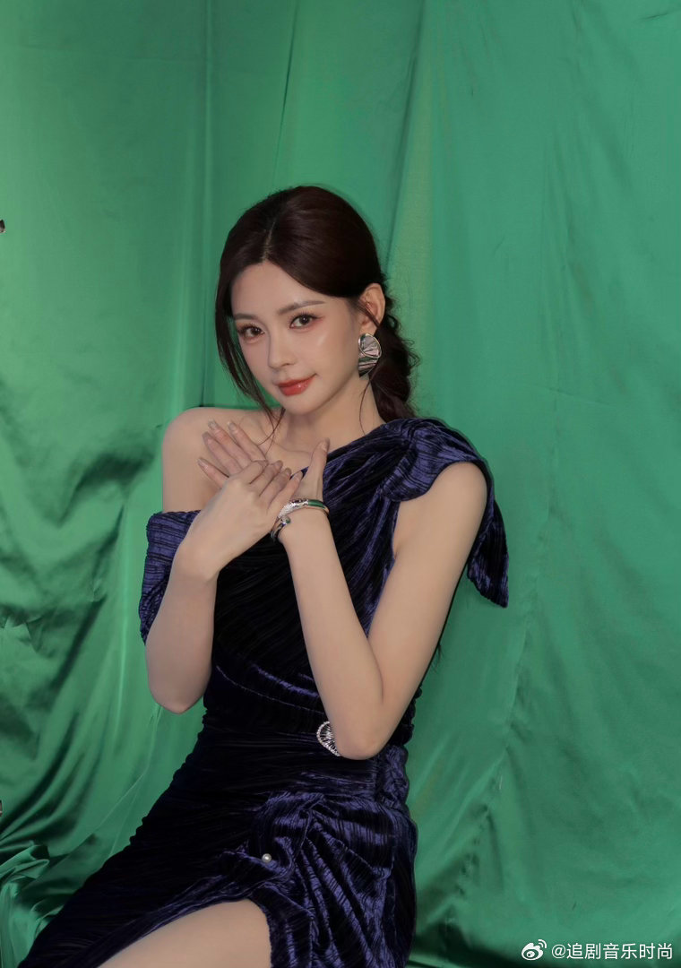 集美们的世界杯派对嘉宾官宣集美们的金牌看球搭子王濛 王濛当看球搭子已经赢很大了，