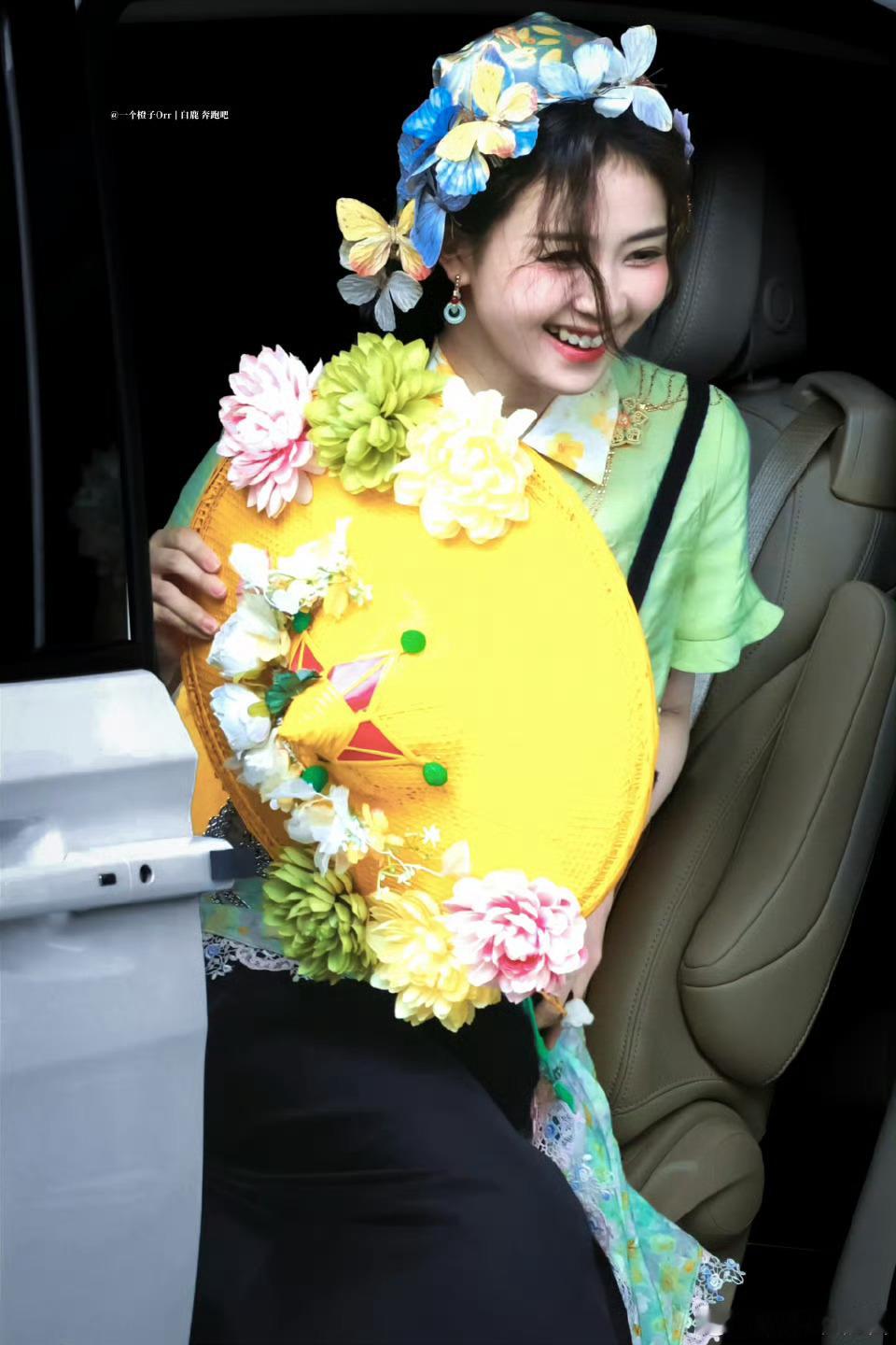 网友开始嗑李昀锐和白鹿谁代表的网友，资本吗路人只想看白鹿 
