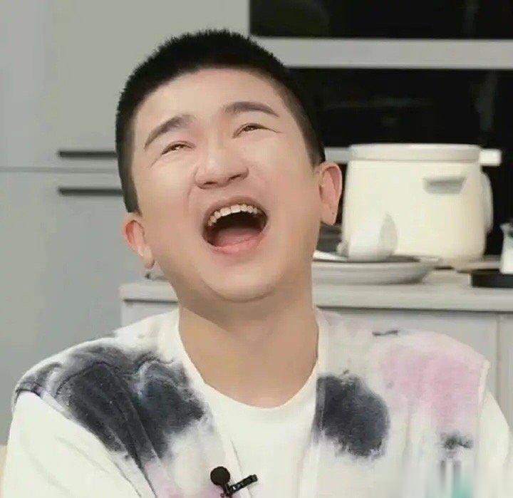 #张大大1条视频22万条恶评#这真的是人在家中坐瓜从天上来呀，我觉得他看到这个的