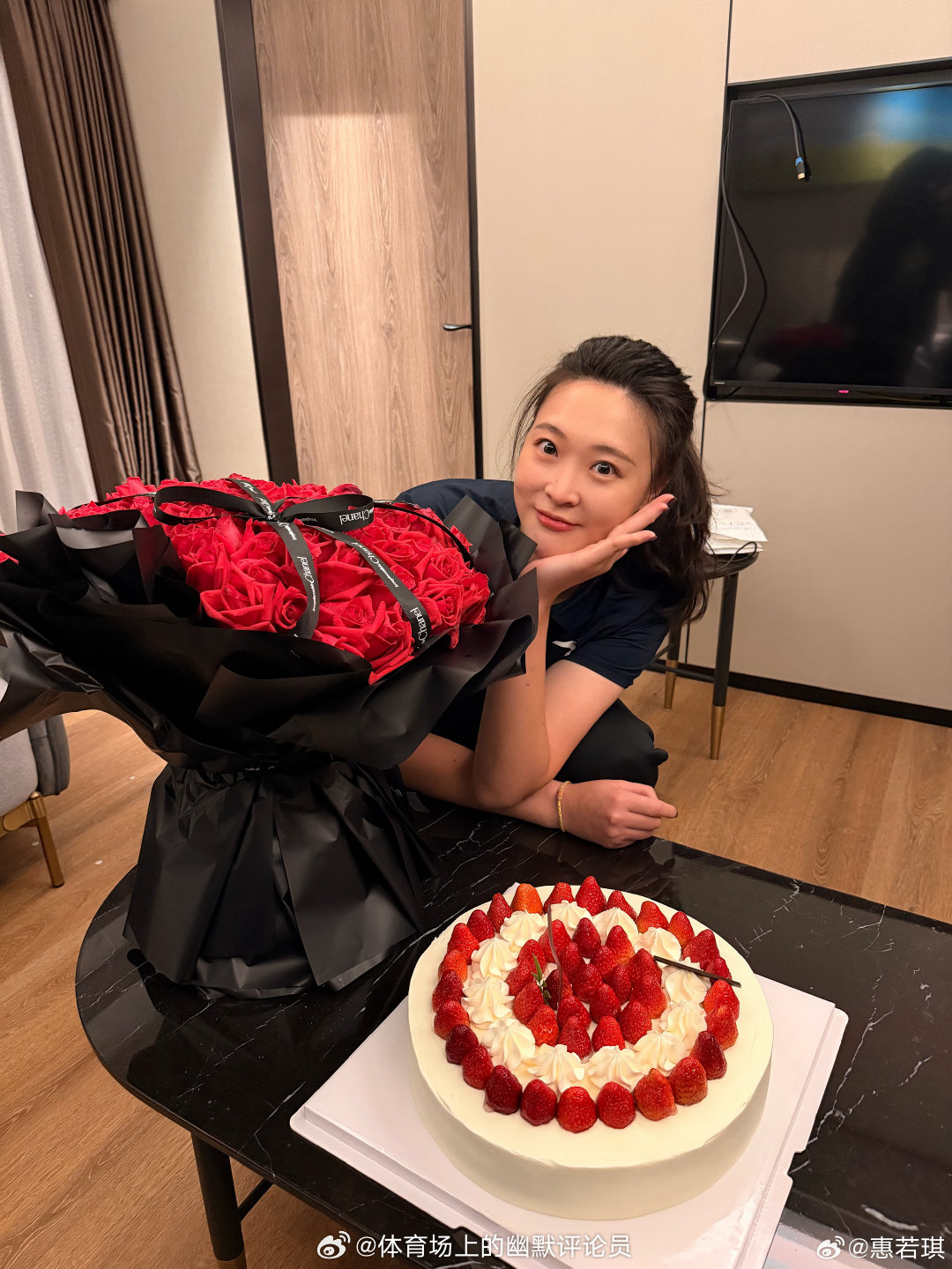 祝我俩生日快乐🎂（和队员一天生日可以一起吃一个大蛋糕啦） （