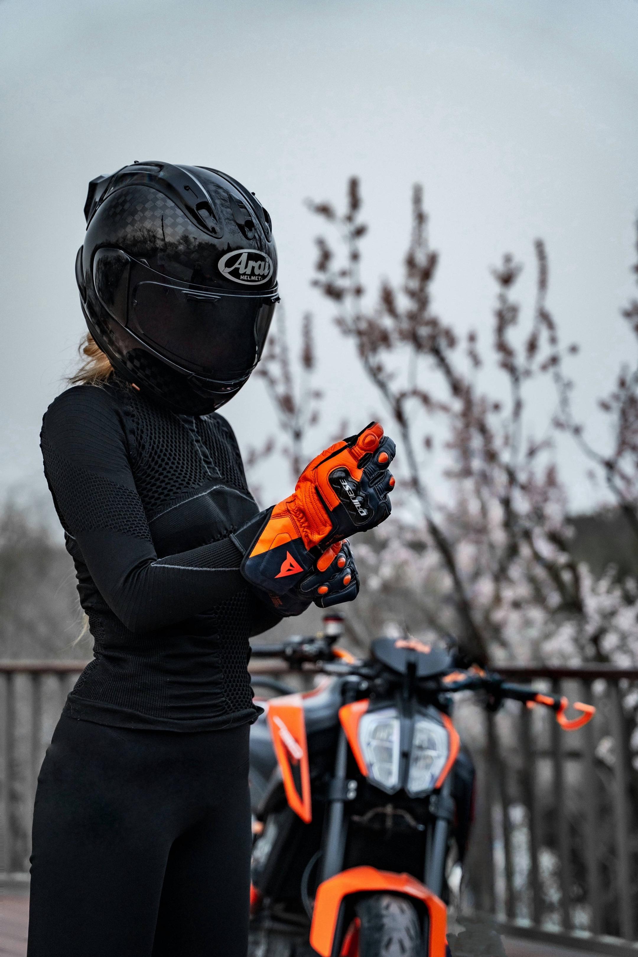 谢谢你的离开 你应该再滚远点儿。