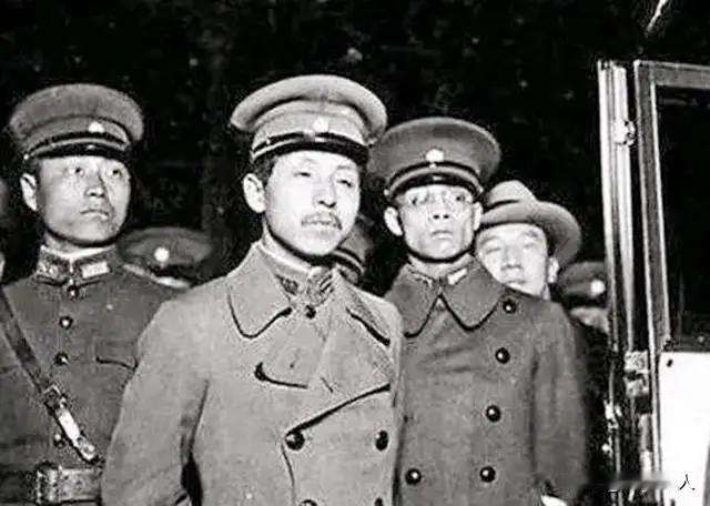 1929年1月5日，张学良给杨宇霆的父亲祝寿，到杨府时，副官大喊：“总司令到！”