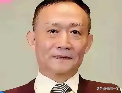 最致命的渗透，从来不是间谍，而是偷偷改你的规矩
 
学者卢麒元一针见血提出重磅观