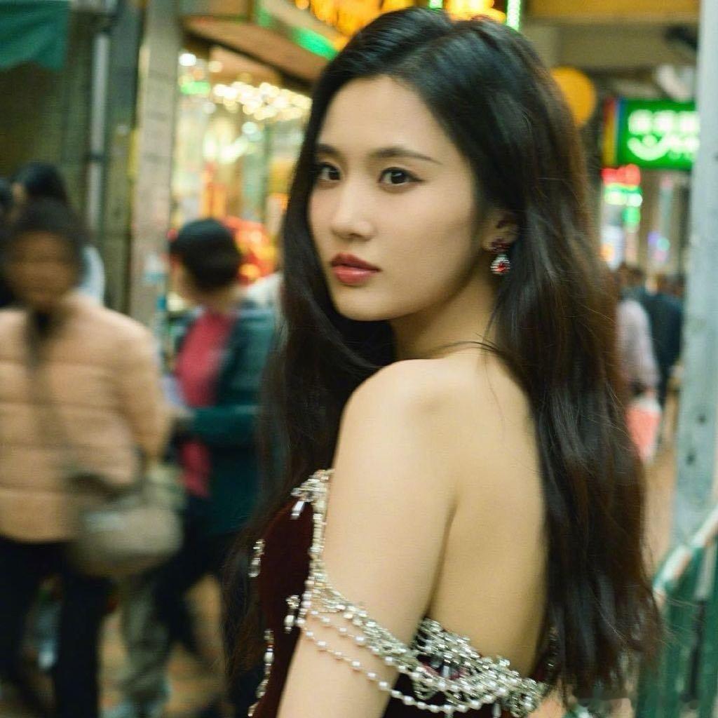 张慧雯的独舞呢 张慧雯的独舞呢我想看舞蹈。