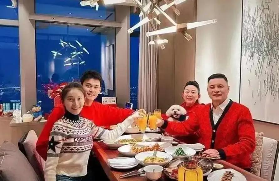 神仙眷侣孙杨张豆豆，有一个孩子女儿已经2周岁，孙妈妈亲自带娃

孙杨和张豆豆这对