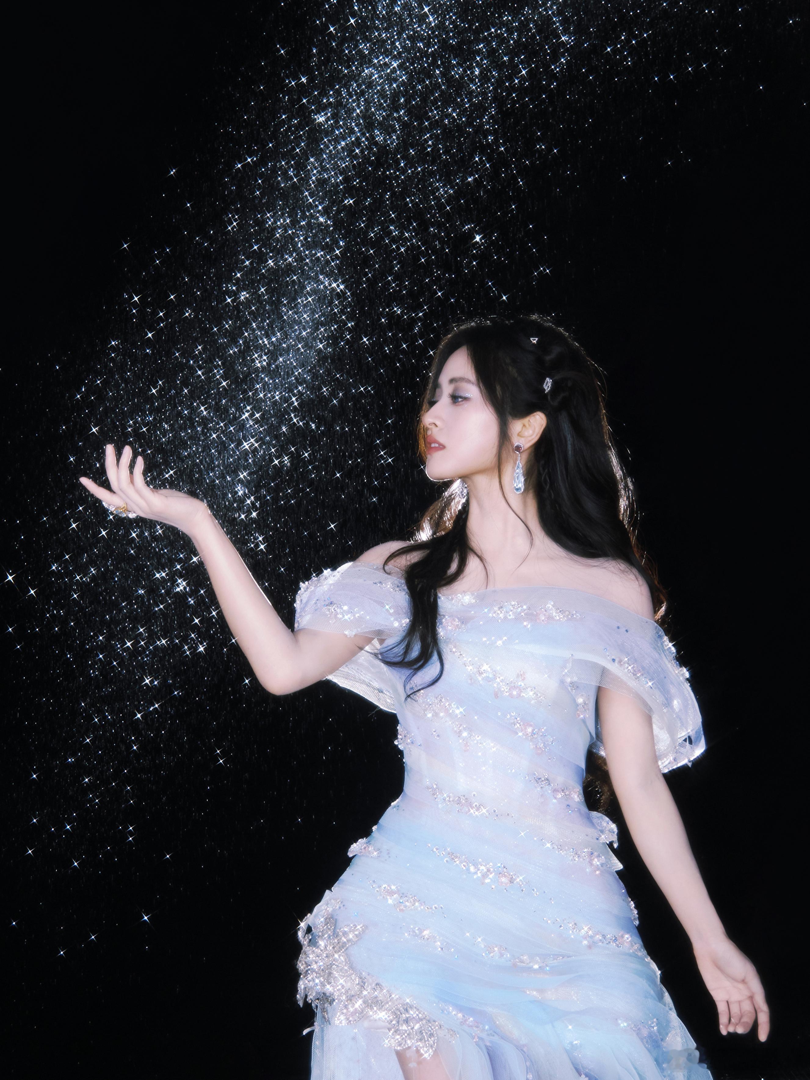 沈月银河精灵造型沈月银河精灵妆 沈月银河精灵造型，美成啥样了啊啊啊啊啊啊！！精灵