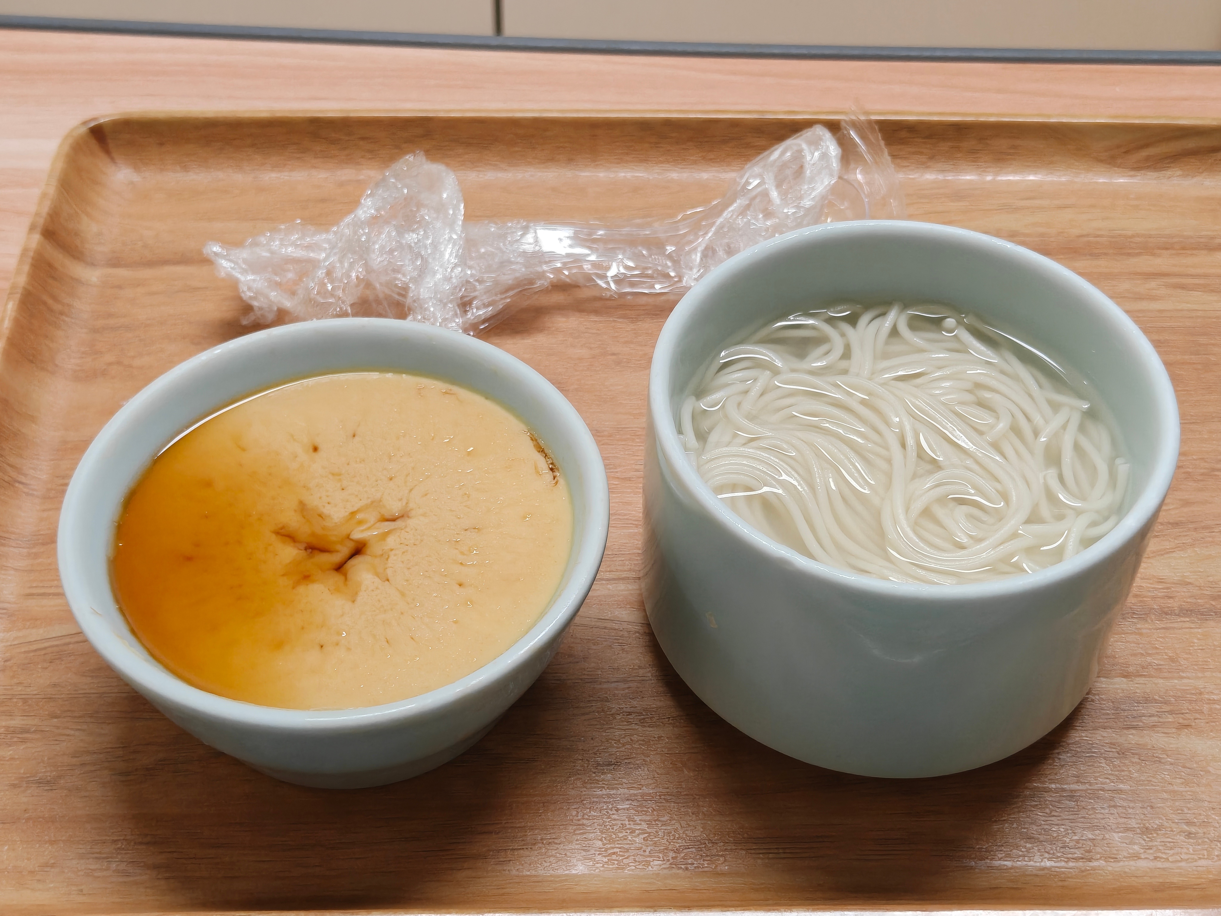 明天早上做肠胃镜，这是我今天的午饭两口就吃没了是真的软烂，都不用嚼希望晚上能拉的